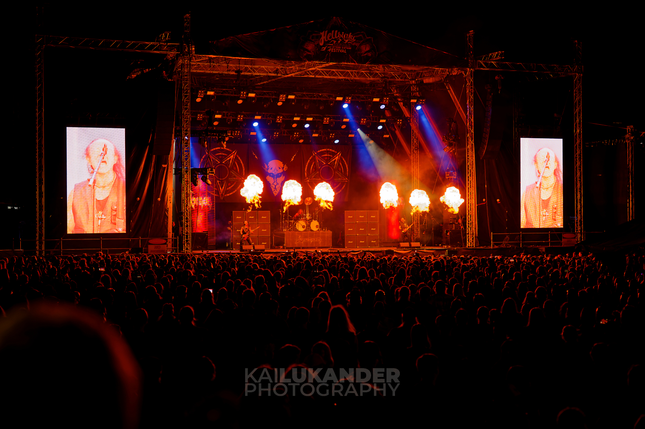 Hellsinki Metal Festivalissa yhdistyivät aurinkoinen taivas ja tulinen helvetti – toinen festivaalipäivä tarjosi molempia