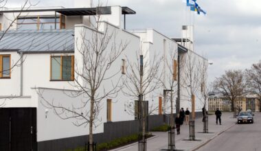 Jopa 80000 euroa vuodessa edustukseen - IS selvitti lähetystöjen kuluja