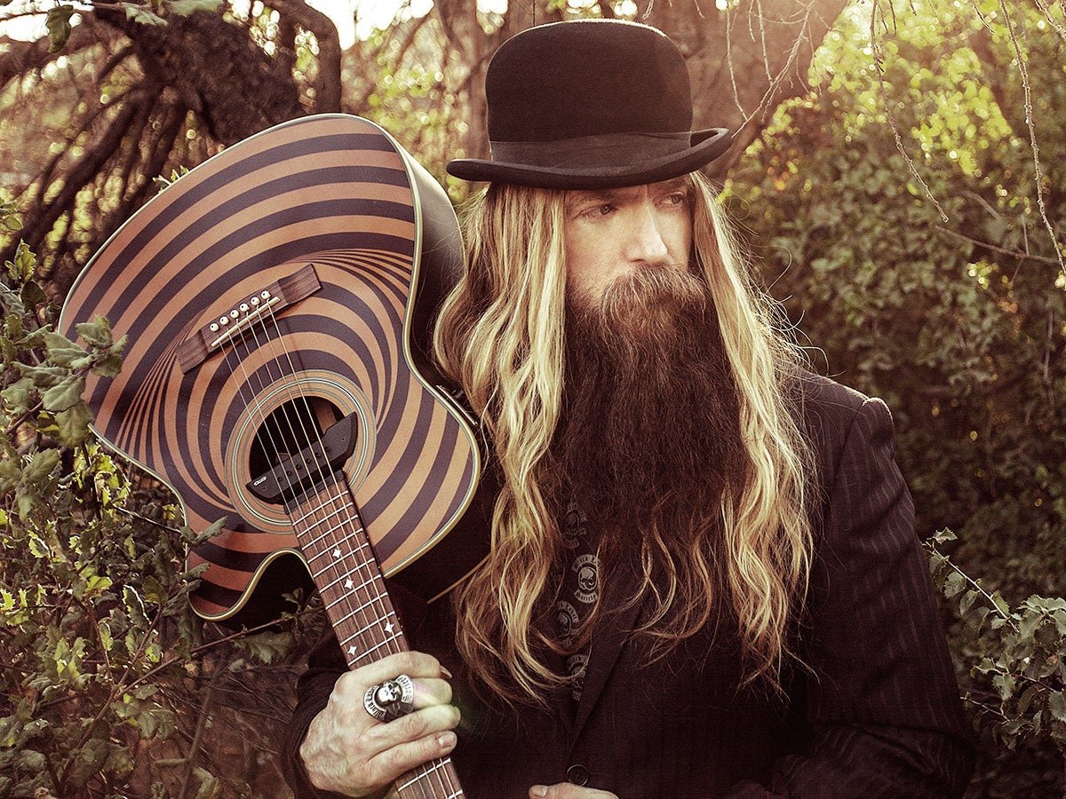 Zakk Wylde Ozzy Osbournen kuolemasta: "Hän pakotti itsensä pysymään hengissä tarpeeksi pitkään soittaakseen tuon viimeisen keikan läpi"