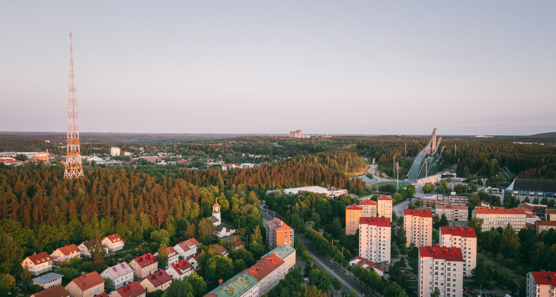 Pikku-Vesijärven puiston pysäköintialue ja sen uudistunut ympäristö avautuu käyttäjille