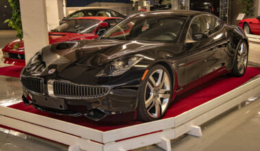 Fisker Karma nostatti myös "bensalenkkarien" sykettä – salolaisesta kokoelmasta löytyy aikaansa edellä ollut hybridi