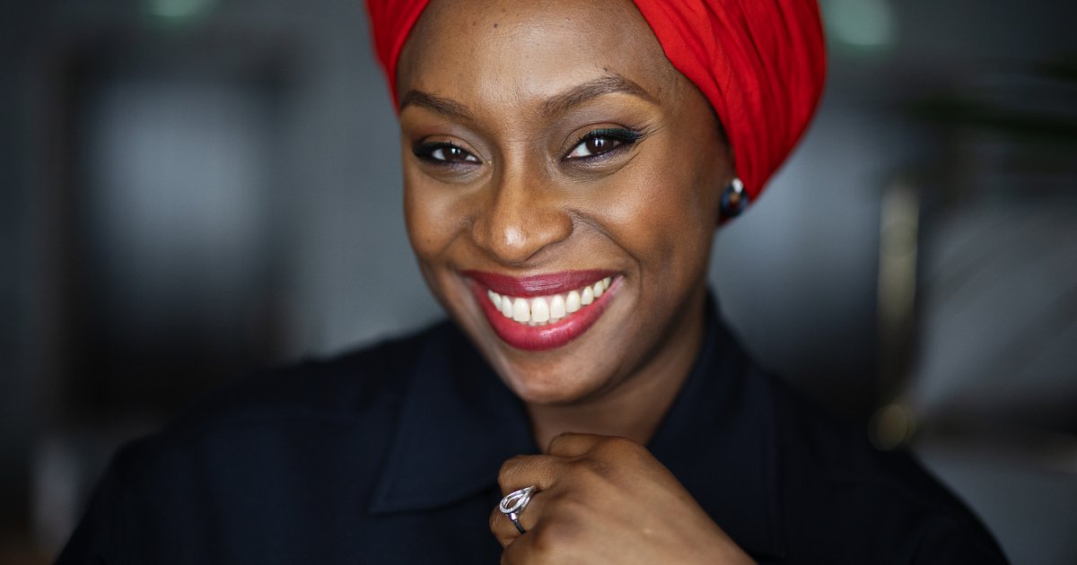 Menestyskirjailija ja feministiesikuva Chimamanda Ngozi Adichie uskoo, että keskitymme liikaa romanttiseen rakkauteen: ”Yhdeltä ihmiseltä ei voi odottaa kaikkea”