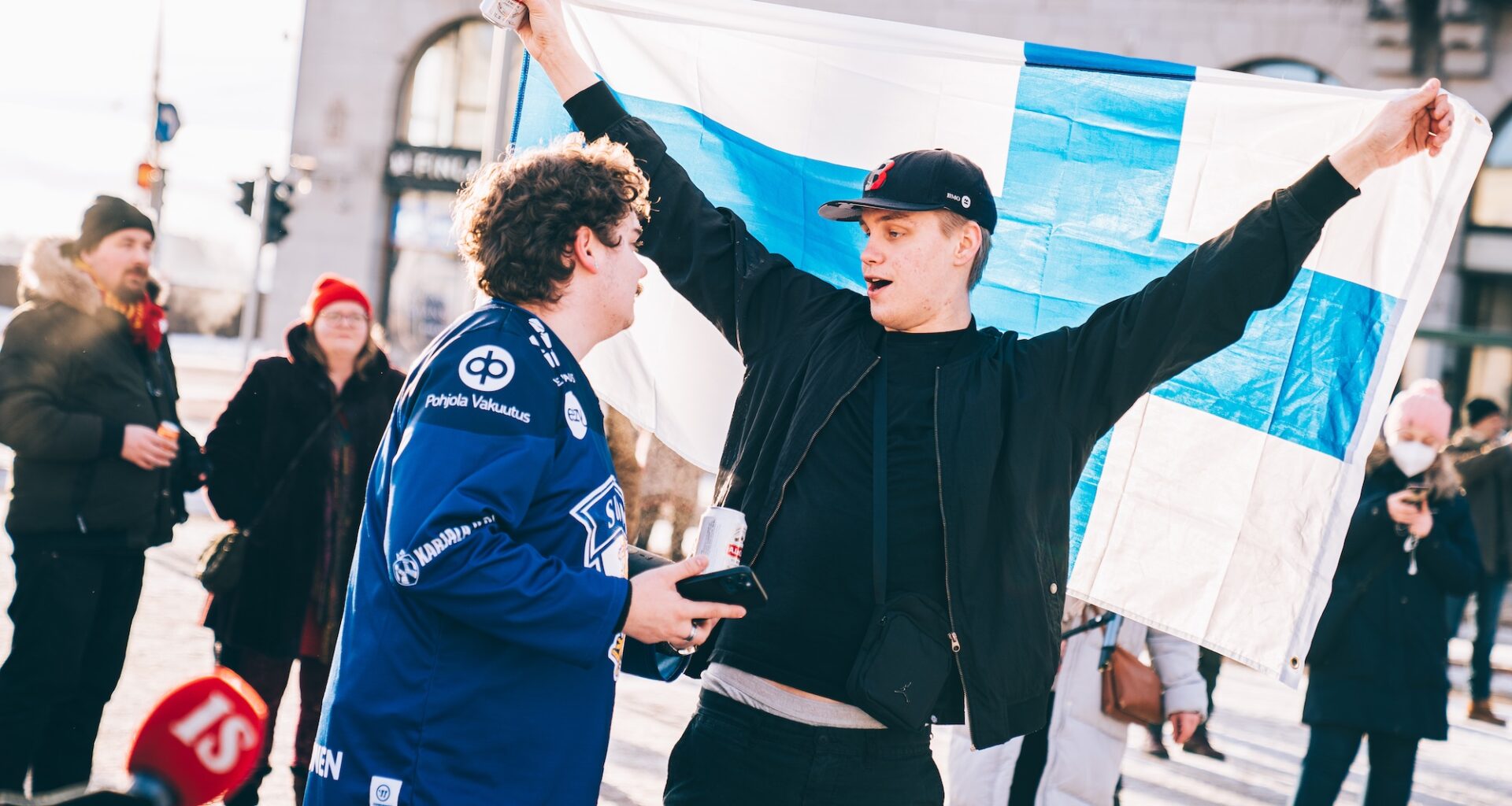 Maailmalla listattiin 1990-luvun parhaita debyyttilevyjä – suomalaista osaamista mukana!