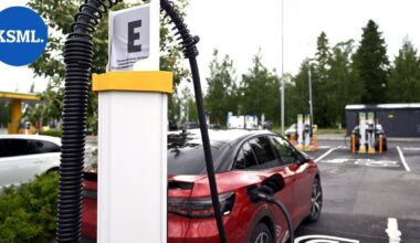 Uusien autojen myynti sakkaa yhä, mutta sähköistyminen etenee | Uutissuomalainen