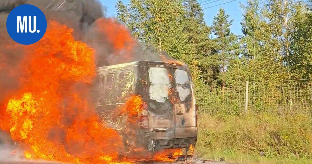 Pakettiauto syttyi tuleen Lahdenväylällä Ohkolan kohdalla Mäntsälässä | Paikalliset