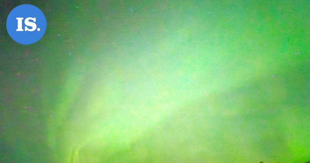 Lukijan luontokuvat | Revontulia ja muita syksyn värejä – Katso kuvat! | Paikalliset