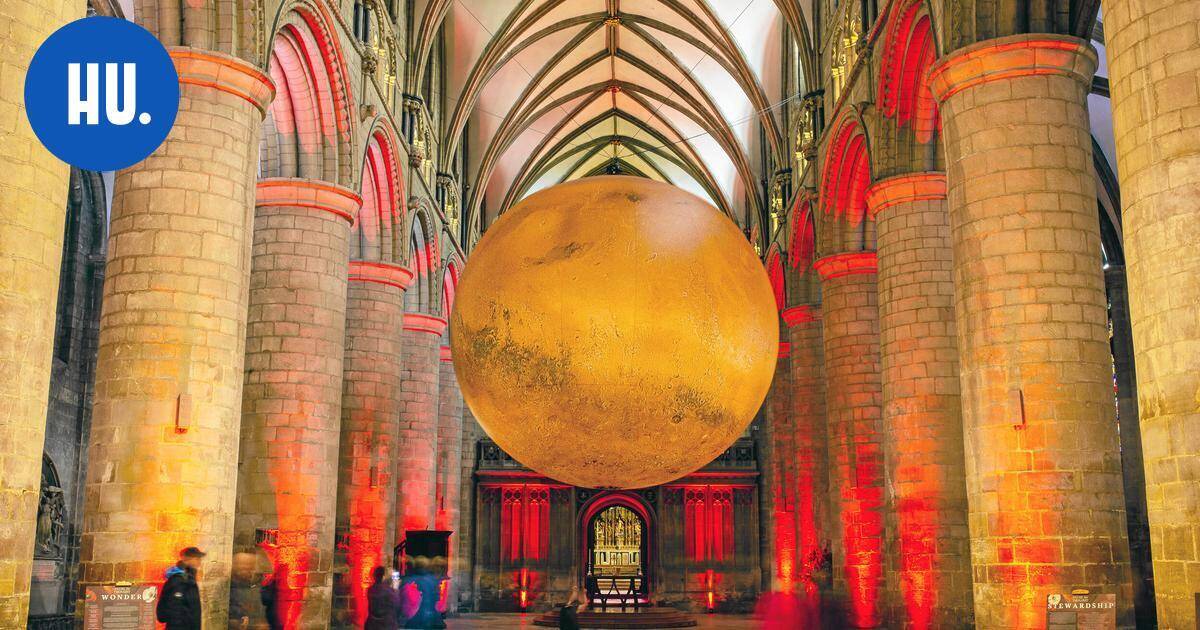 Brittitaiteilija tekee sen taas! 7-metrinen Mars kohoaa Helsingin paraatipaikalle | Paikalliset
