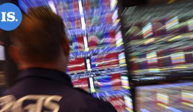 Wall Streetin pääindeksit kohosivat ennätyksiin Fedin ohjauskorkouutisten jälkeen | Uutissuomalainen