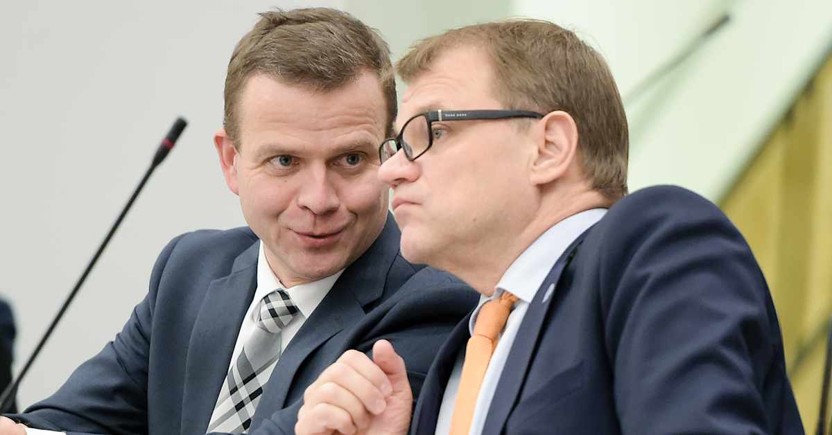 Uutuuskirja: Juha Sipilän hallitus pohti varusmiesten aseistamista itärajan turvapaikkakriisin rauhoittamiseksi | Politiikka