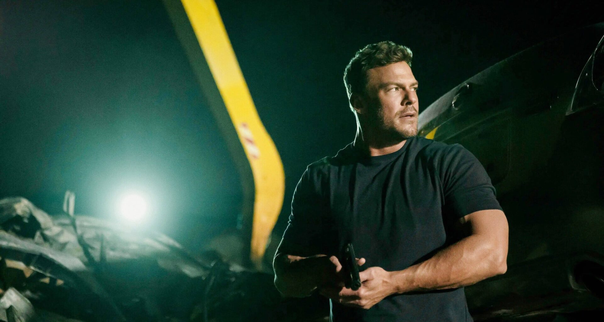 Tässäpä kiinnostava projekti: Alan Ritchsonin tähdittämä toimintaleffa, jossa on vain neljä riviä dialogia