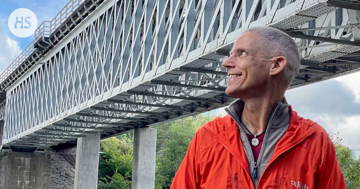 Jari Järvelän romaani Raiteet kertoo Suomen historian synkistä vaiheista