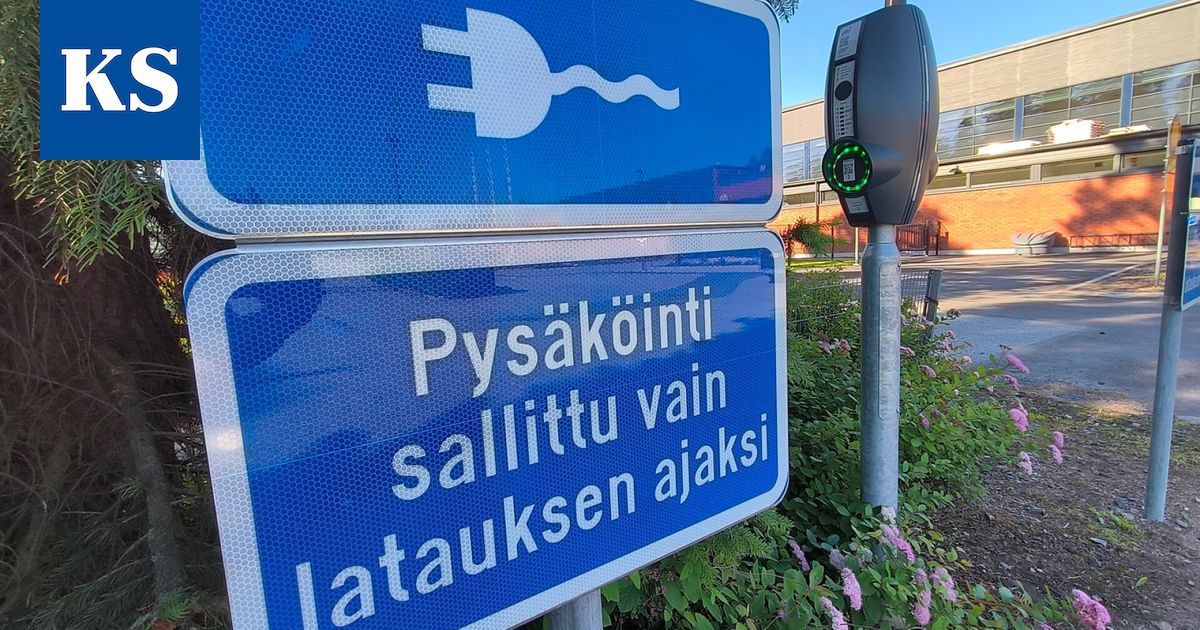 Uusien henkilöautojen myynti laahaa yhä, mutta sähköistyminen etenee