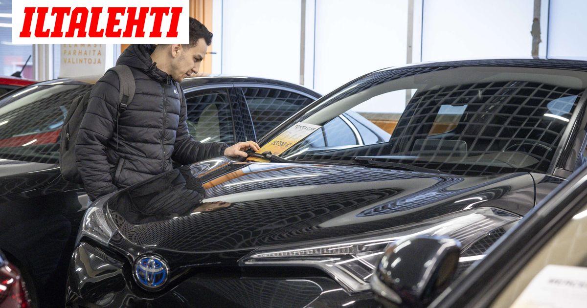 Tiedätkö, miten suuri osa Suomessa myytävistä autoista liikkuu sähköllä? Luku saattaa yllättää