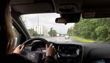 Uusia henkilöautoja rekisteröitiin elokuussa viime vuotta vähemmän | Uutisia lyhyesti