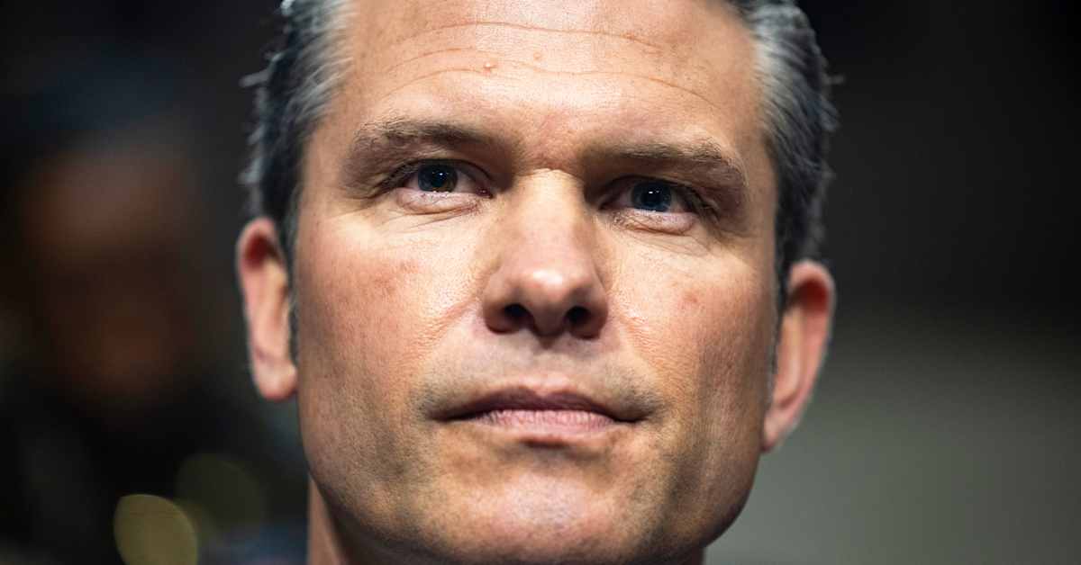 Trump allekirjoitti määräyksen puolustusministeriön nimen muuttamisesta sotaministeriöksi | Uutisia lyhyesti