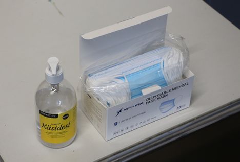 Hengityssuojalla ei voi ylilääkärin mukaan suojautua syysflunssalta.