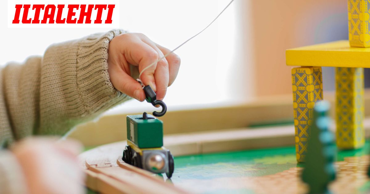 Naapuri näki taaperon yksin parvekkeella ja huolestui – Pelastuslaitos paikalle