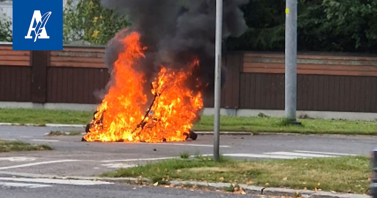 Nuoren ajama skootteri syttyi palamaan Tampereen Tesomalla