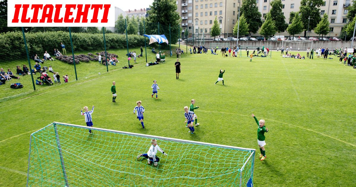 Poliisi paikalle lasten jalkapalloturnauksessa Helsingissä