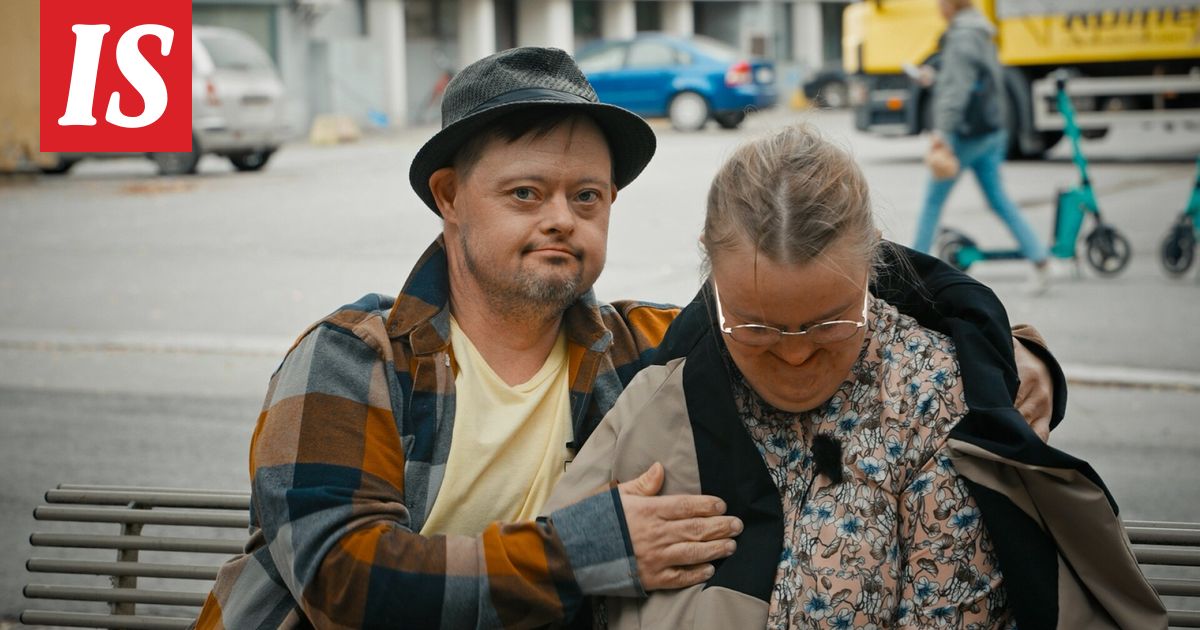 Kuin kaikki muut -sarja: Toni ja Victoria suuntaavat sokkotreffeille