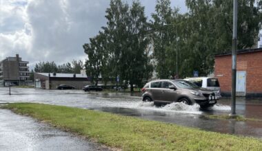 Rankkasade sai tien tulvimaan ja vesi kasteli liikekiinteistön lattian Kemin keskustassa | Lappi