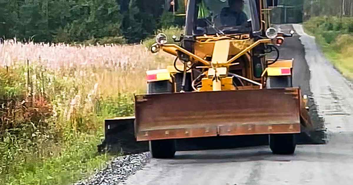 Ely-keskus myöntää, että tien omatoimisesti höylännyt kuhmolaismies on saanut kuoppia pois – ei aio rangaista | Kotimaa
