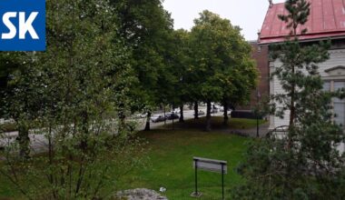 Silminnäkijä kohtasi huppupäisen hahmon silmästä silmään vain hetki ennen veritekoa: ”Sitten hän paljasti puukon”