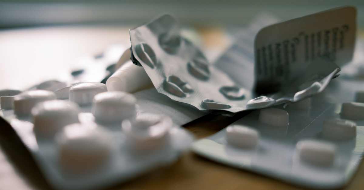 Ruumiiden pakastamisesta epäilty lääkäri määräsi potilailleen lääkkeitä kirjaamatta perusteita mihinkään | Varsinais-Suomi