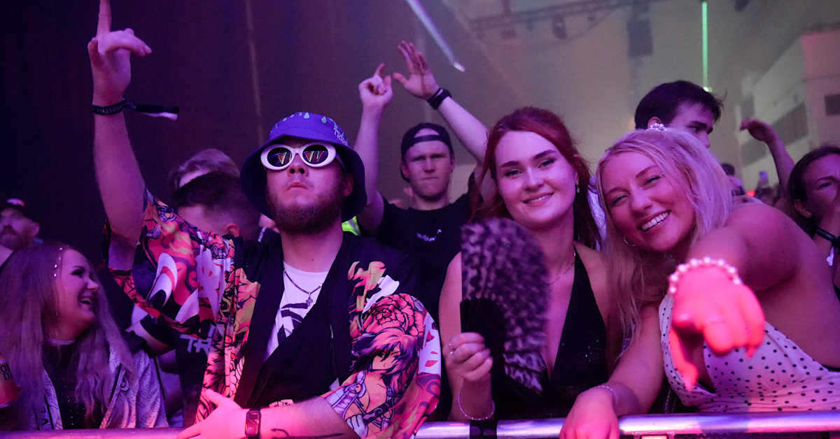 Hardstylen starbat ja fanit koolla Helsingissä: katso kuvat rankan tanssimusiikin festivaalilta | Kulttuuri