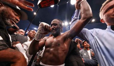Terence Crawford kukisti Canelo Alvarezin ja teki nyrkkeilyhistoriaa | Urheilua lyhyesti
