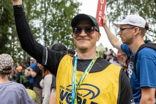 Näyttelijä Riku Nieminen on innokas frisbeegolfaaja.