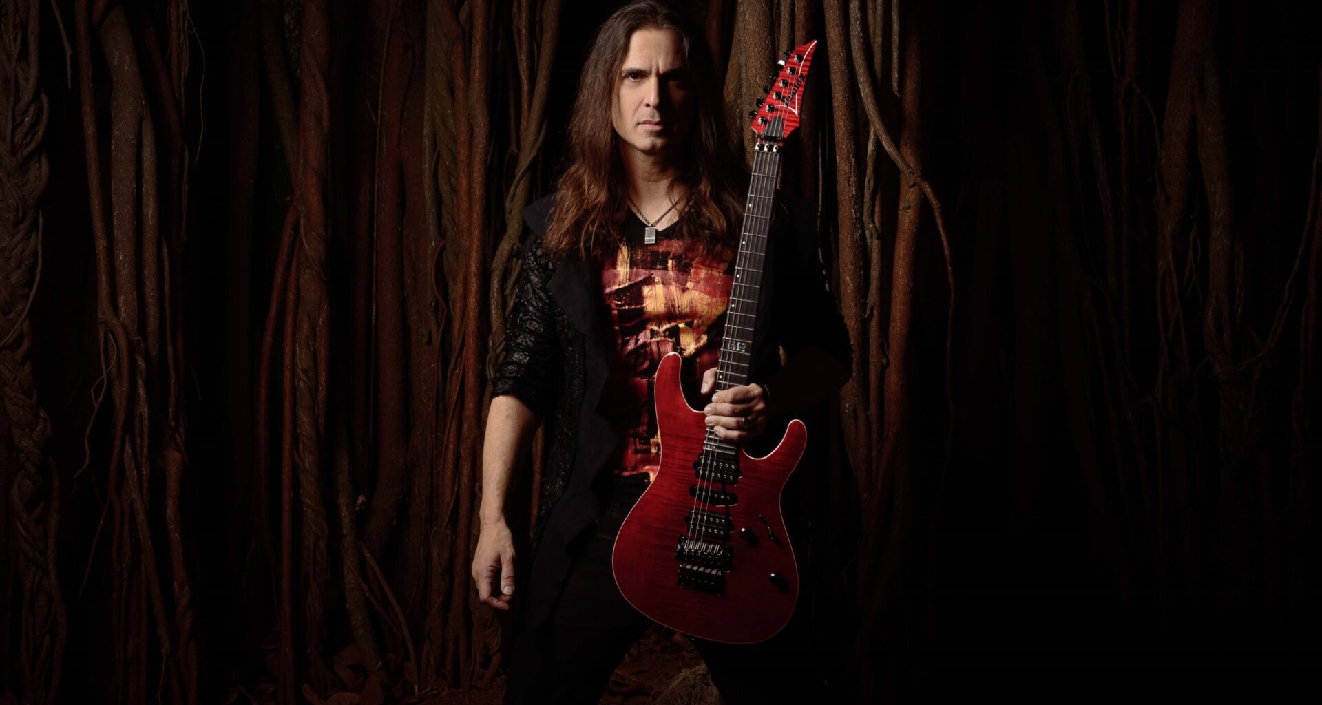 Entinen Megadeth- ja Angra-kitaravirtuoosi nähdään loppuvuodesta Suomessa kahdella soolokeikalla