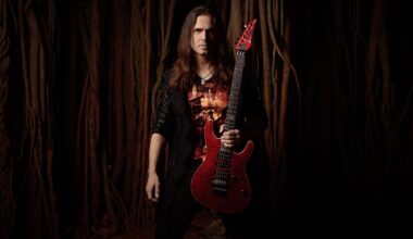 Entinen Megadeth- ja Angra-kitaravirtuoosi nähdään loppuvuodesta Suomessa kahdella soolokeikalla