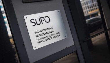 Eduskunnan valiokunta selvittelee supon yllätyksellistä verk­­ko­­päi­­vi­­tys­tä | Politiikka