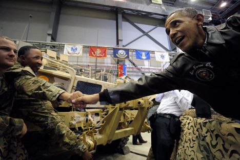 Barack Obama vieraili Bagramin lento­tuki­kohdassa vuonna 2014 toimiessaan Yhdys­valtain presidenttinä.