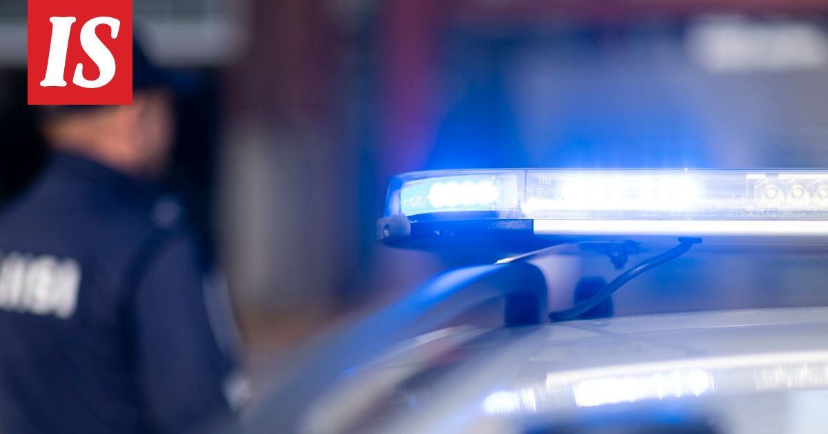 Poliisi pysäytti rouvan kännykän käytön takia