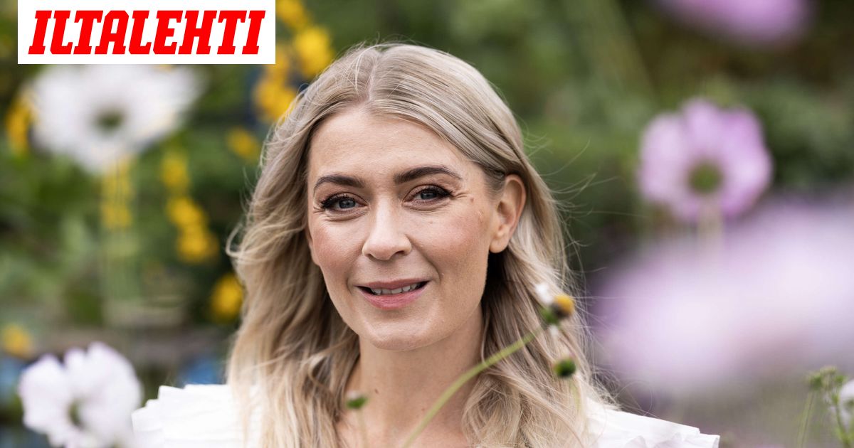 Monika Lindeman on niittänyt mainetta Lontoossa asti – Kotona hän saa päivittäin viestejä lapsen koulusta