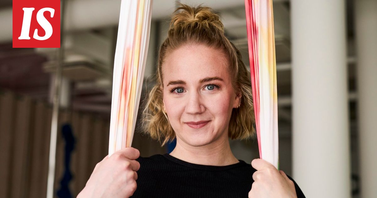 Anniina Valtonen julkaisi kuvan työpisteestään: ”Herättää hämmästystä, ihastelua ja kunnioitusta”