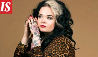 Burleskitähti Molly Moonstonelta matkalaukun varastaneelle vankeutta