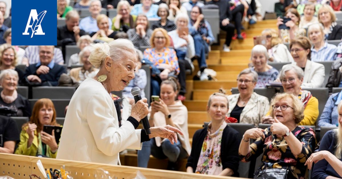88-vuotias Seela Sella sanoi suorat sanat vanhuudesta ja sai yleisön osoittamaan suosiotaan Tampereella
