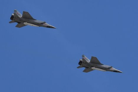 Naton mukaan kolme Venäjän MiG-31-hävittäjä konetta tunkeutui Viron ilmatilaan Suomenlahdella perjantaiaamuna 19. syyskuuta. Venäjä on kiistänyt Viron ilmatilan loukkauksen.
