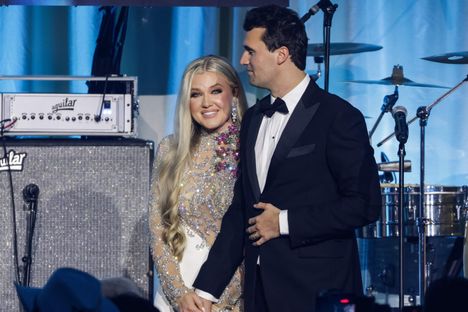 Erika ja Charlie Kirk tutustuivat vuonna 2018 ja menivät vuonna 2021 naimisiin. Kuva on viime tammikuulta.