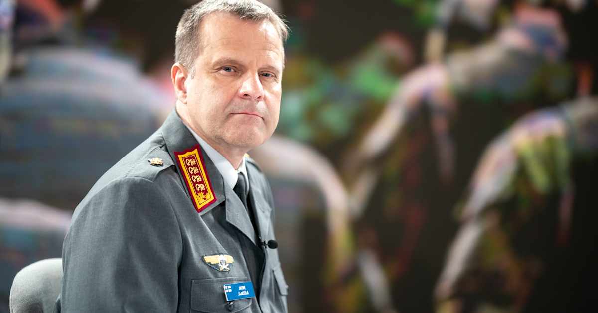 Kovempi reagointi Viron ilmatilaloukkauksessa olisi ollut virhe, Puolustusvoimain komentaja Janne Jaakkola sanoo | Politiikka