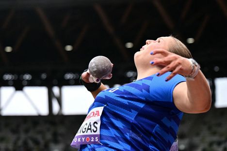 Emilia Kangas pukkasi 18 metriä.
