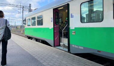 Junaradalle kaatui puu – kaikki junaliikenne on poikki Lahdesta Helsinkiin ja Riihimäelle | Päijät-Häme