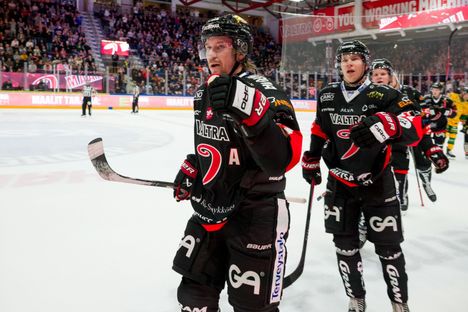 Sami Vatanen nousi paluuottelussaan Hippoksen sankariksi.