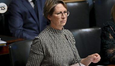Ministeri Essayah esittää sudenmetsästyksen aloittamista vuoden alusta