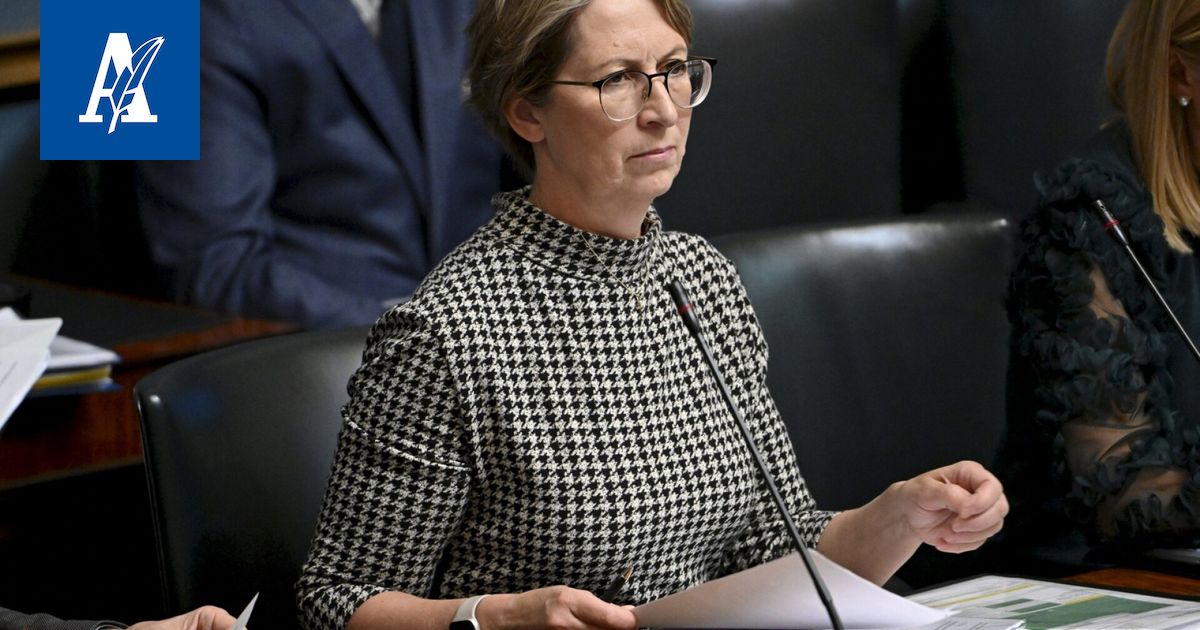 Ministeri Essayah esittää sudenmetsästyksen aloittamista vuoden alusta
