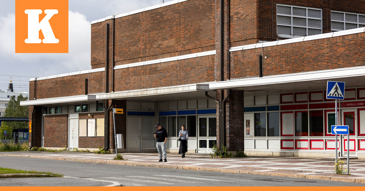 Oulun vanhan linja-autoaseman purkutyöt ovat alkaneet