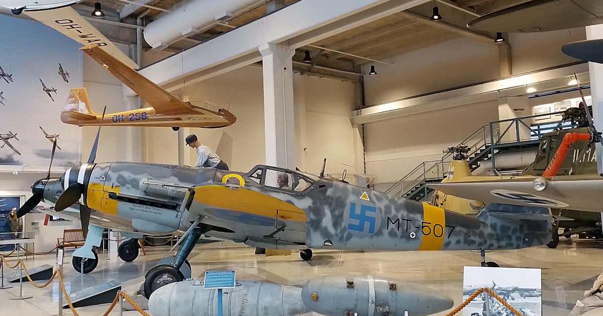 Museonjohtaja arvasi, että hakaristituotteet myydään loppuun: ”Ihmiset haluavat, että heillä on hyllyssä kyseinen merkki” | Kotimaa